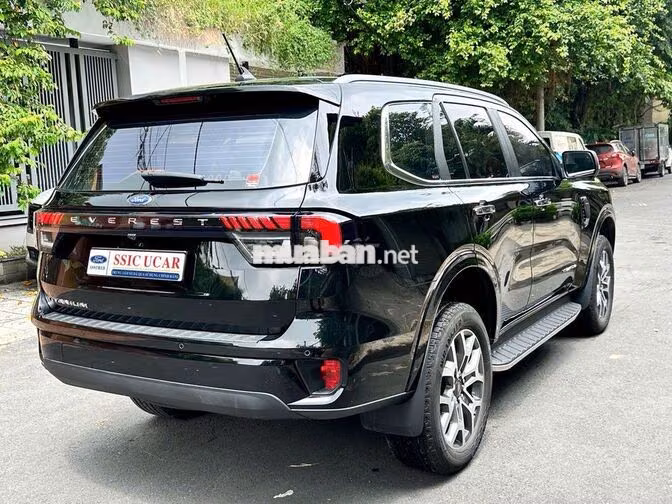 Ford Everest Titanium 4x2 2025 Đen 23.000km