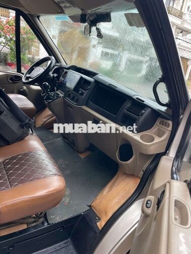 Ford Transit 16 chỗ Vàng cát 2011