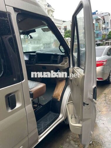 Ford Transit 16 chỗ Vàng cát 2011