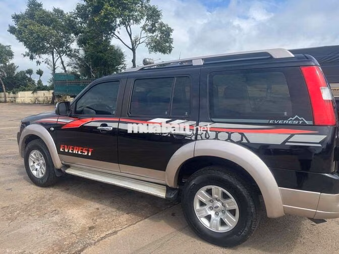 Ford Everest 2008 1 cầu máy dầu đen
