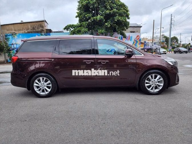 Kia Sedona 2020 Full Option Đỏ mận