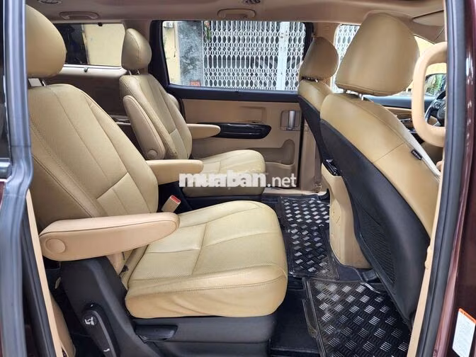 Kia Sedona 2020 Full Option Đỏ mận