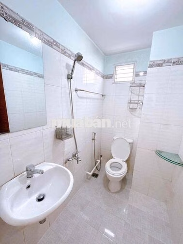 STUDIO BAN CÔNG ĐÓN NẮNG SIÊU XINH GẦN UFM