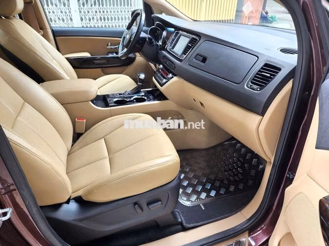 Kia Sedona 2020 Full Option Đỏ mận