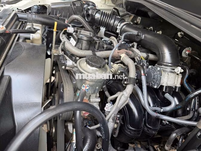 Toyota Innova 2.0E Số sàn - Màu trắng - 62000Km