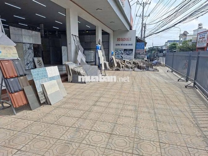 BÁN SHOWROOM NỘI THẤT góc 2 Mặt Tiền đường Trảng Bom- Đồi 61