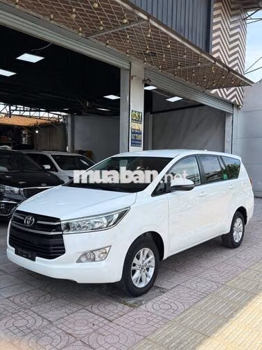 Toyota Innova 2.0E Số sàn - Màu trắng - 62000Km
