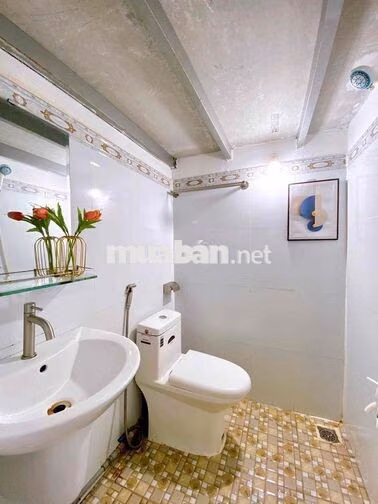 Cho Thuê Phòng Gác, Máy lạnh, Học viện hàng không, Gần Sân Bay