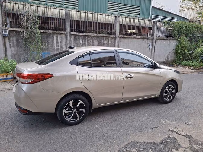 Toyota Vios E 2023 Số sàn zin màu Ghi vàng