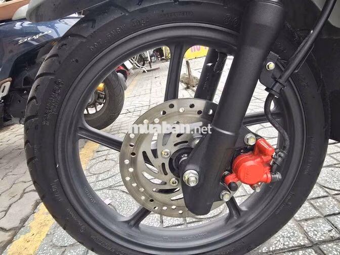 Vision 2024 Xám xi măng odo:8k.BS 62AL-09918.