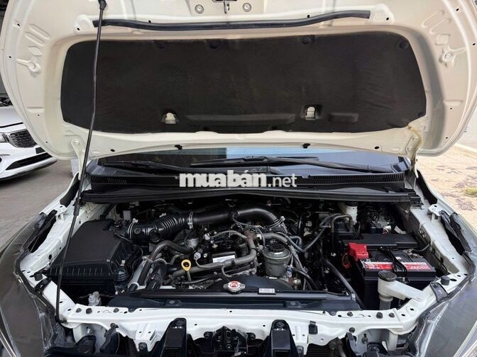 Toyota Innova 2.0E Số sàn - Màu trắng - 62000Km