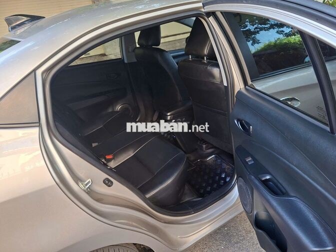 Toyota Vios E 2023 Số sàn zin màu Ghi vàng