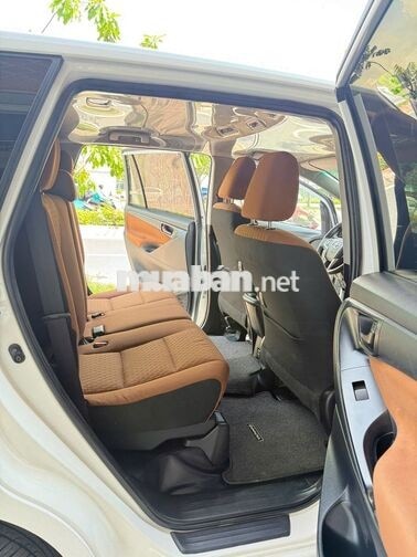 Toyota Innova 2.0E Số sàn - Màu trắng - 62000Km