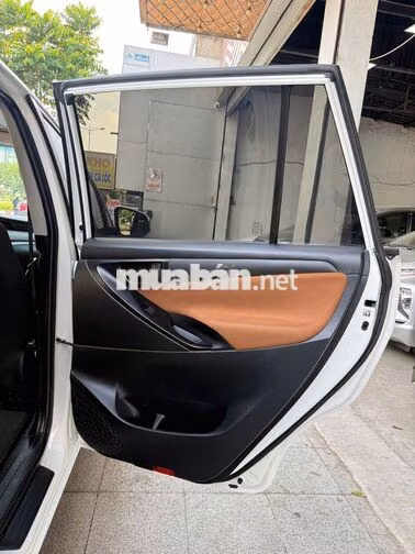 Toyota Innova 2.0E Số sàn - Màu trắng - 62000Km