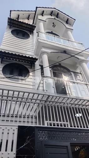 Nhà mới đẹp 3 lầu, đầy đủ nội thất Trương Thị Hoa - Q12
