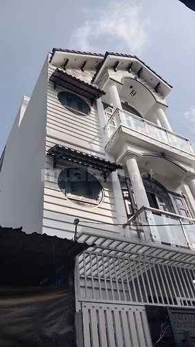 Nhà mới đẹp 3 lầu, đầy đủ nội thất Trương Thị Hoa - Q12