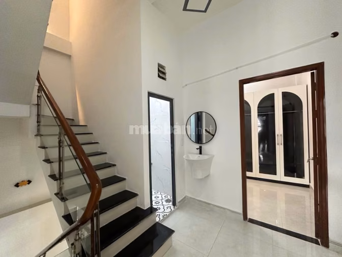 Nhà mới đẹp 3 lầu, đầy đủ nội thất Trương Thị Hoa - Q12