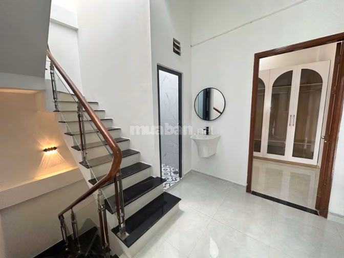 Nhà mới đẹp 3 lầu, đầy đủ nội thất Trương Thị Hoa - Q12