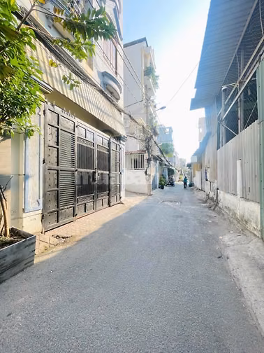 Nhà mới đẹp 3 lầu, đầy đủ nội thất Trương Thị Hoa - Q12