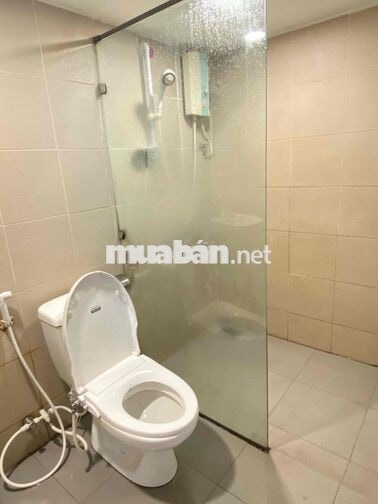 Phòng ban công, tiện nghi đầy đủ gần CV Làng Hoa Gò Vấp