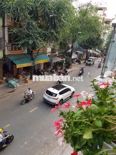 Cho thuê mặt bằng tầng trệt nhà mặt tiền đường Phan văn Trị Quận 5