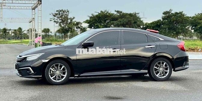 Honda Civic 1.8G 2020 Đen 5 vạn km
