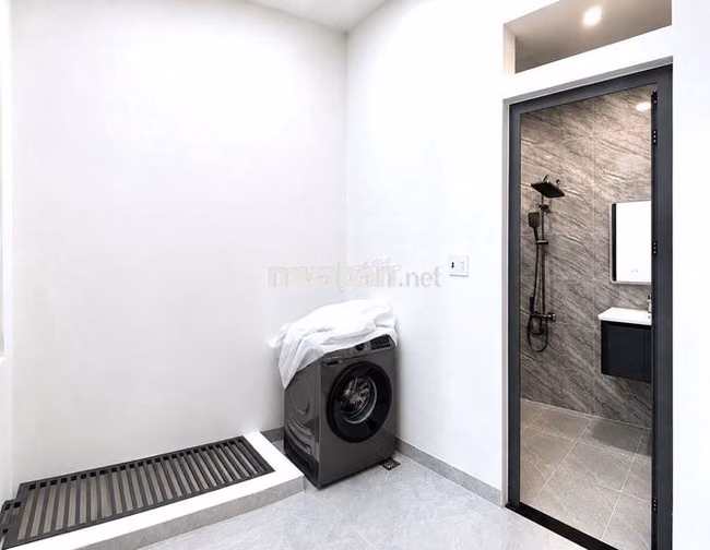 CHO THUÊ NHÀ MỚI ĐẸP 3 PHÒNG NGỦ ĐẦY ĐỦ NỘI THẤT KHU VỰC VĨNH HÒA