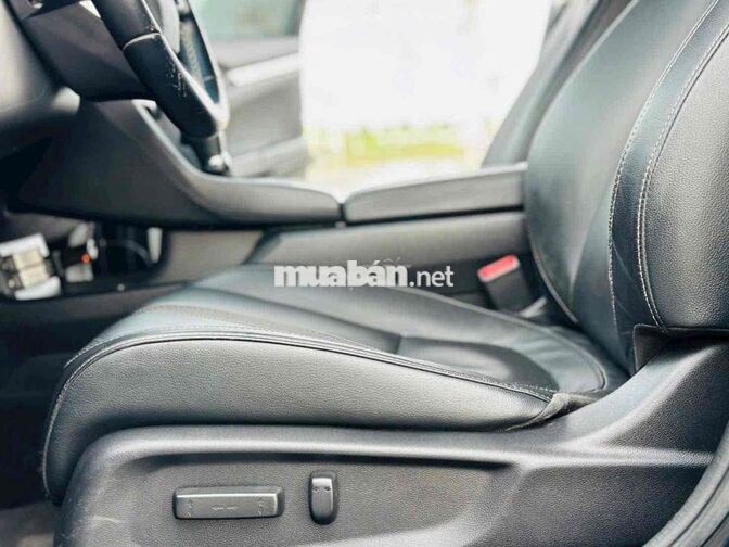 Honda Civic 1.8G 2020 Đen 5 vạn km