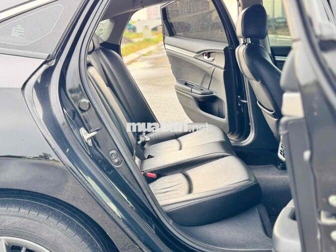 Honda Civic 1.8G 2020 Đen 5 vạn km