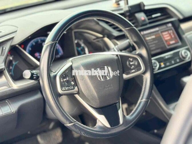 Honda Civic 1.8G 2020 Đen 5 vạn km