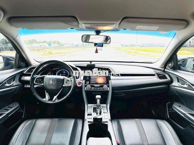 Honda Civic 1.8G 2020 Đen 5 vạn km