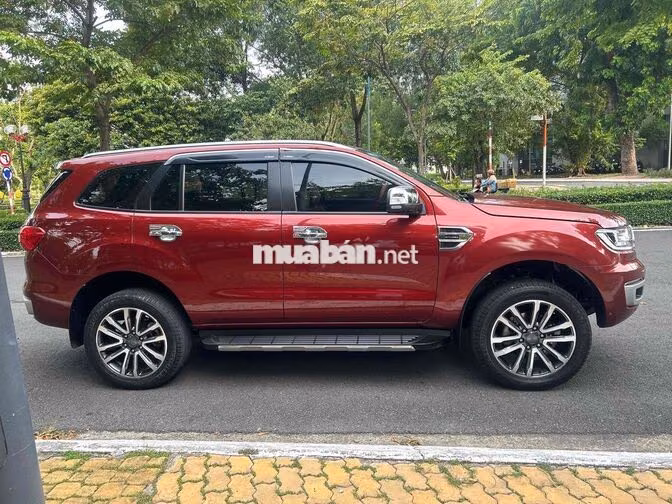 Ford Everest 2021 2 cầu 4x4 Đỏ đô
