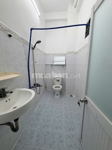 Chính chủ cho thuê nhà MT đường Lê Niệm Q.Tân Phú - 5pn 6wc - 25tr/th
