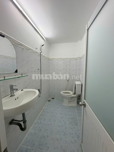 Chính chủ cho thuê nhà MT đường Lê Niệm Q.Tân Phú - 5pn 6wc - 25tr/th