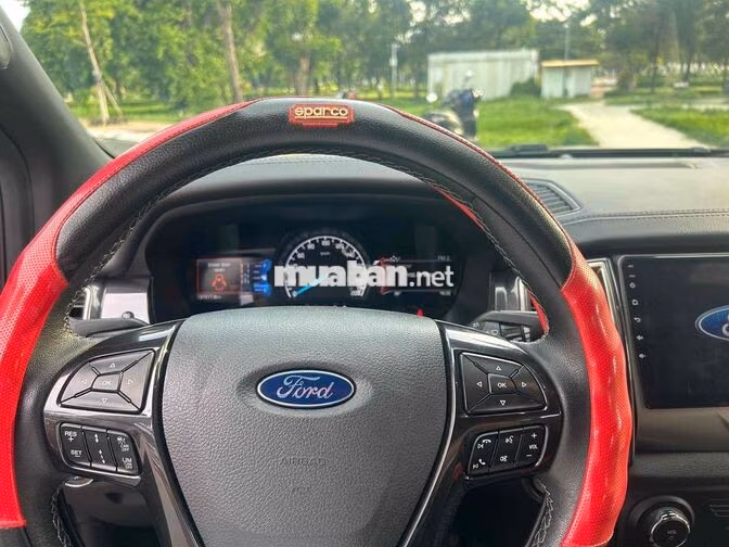 Ford Everest 2021 2 cầu 4x4 Đỏ đô