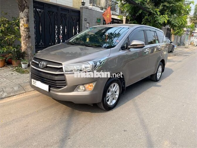 Toyota Innova 2.0 E 2019 Nâu đồng chính chủ bán