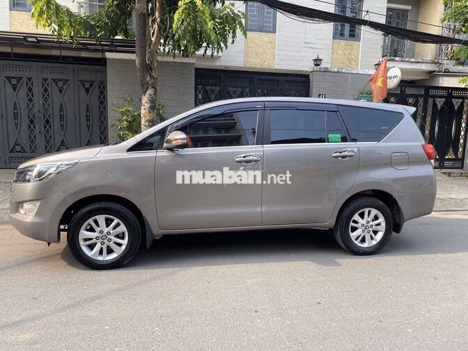 Toyota Innova 2.0 E 2019 Nâu đồng chính chủ bán