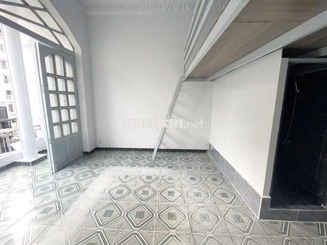 Phòng gác thoáng mát gần công viên Làng Hoa 