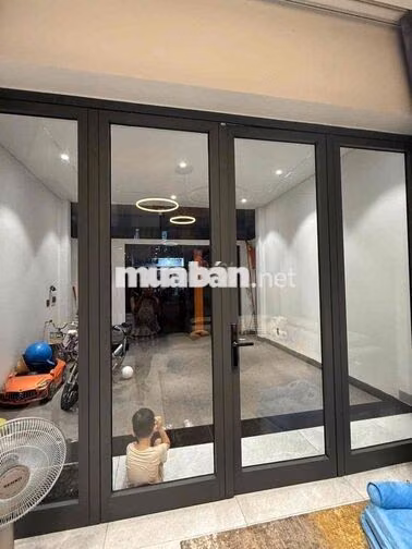 Cho thuê nhà 2 tầng MT Nguyễn Khang Thanh Khê