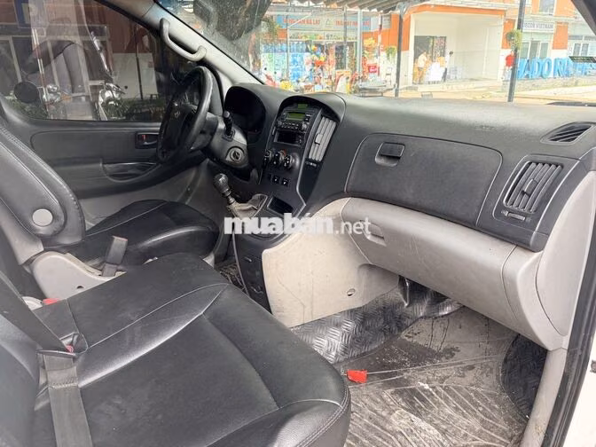 Hyundai Grand Starex Van 2015 Số sàn Máy dầu Trắng