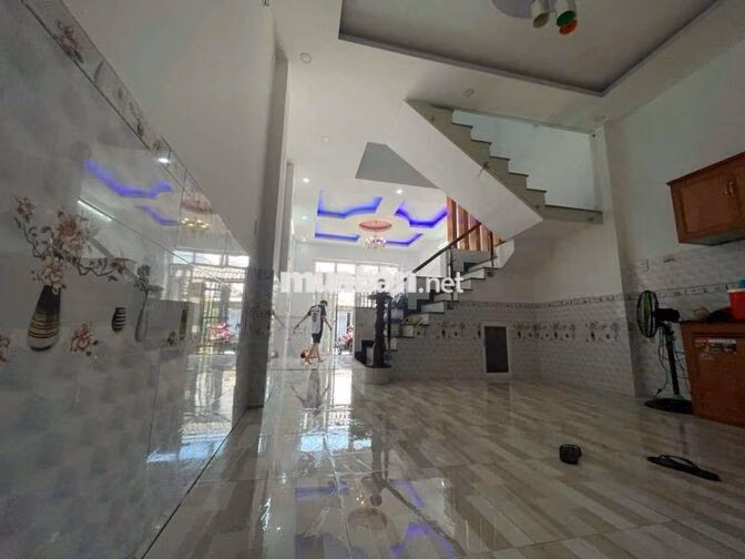 chính chủ ngộp bank cần tiền bán gấp nhà shr