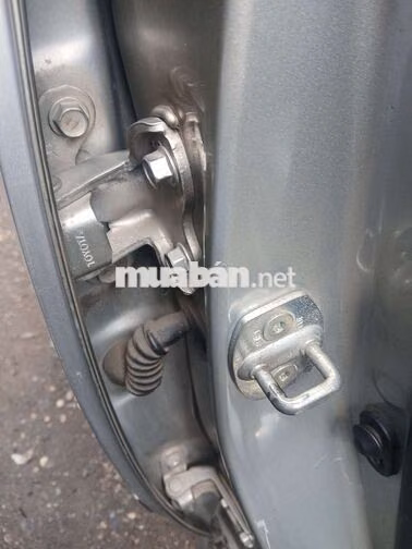 Toyota Innova G 7 chỗ Bạc