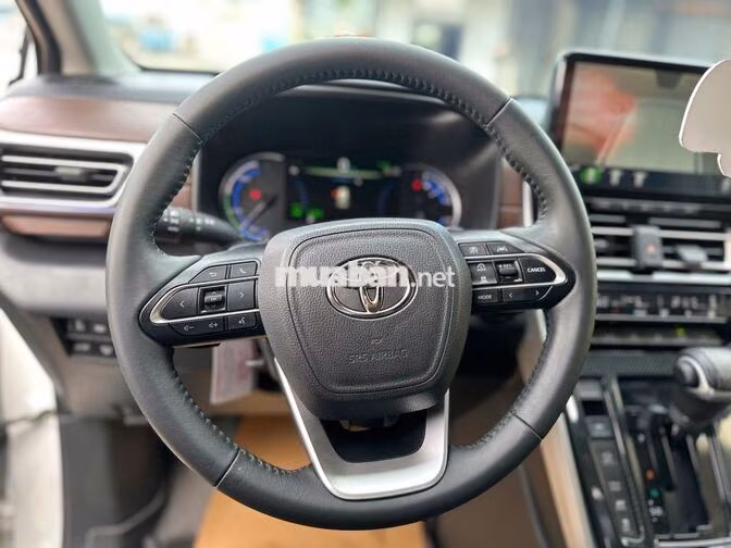 Toyota Innova Cross HEV 2024