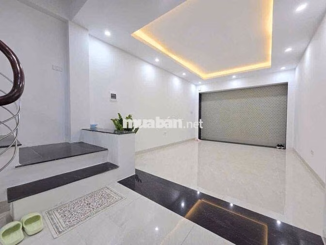 Tiếp tục hạ chào 2 tỷ-Santafe ngủ trong nhà-*** 01 căn Lê Trọng T