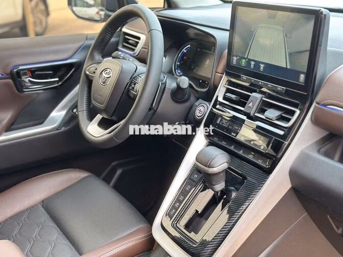 Toyota Innova Cross HEV 2024