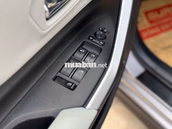 Toyota Veloz E CVT 2024 Bạc Tím 82,563km