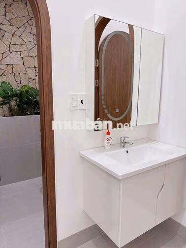Bán nhà mới  hẻm Y Nuê TT Thành Phố BMT
