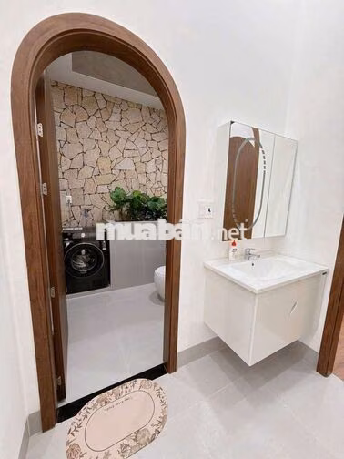 Bán nhà mới  hẻm Y Nuê TT Thành Phố BMT