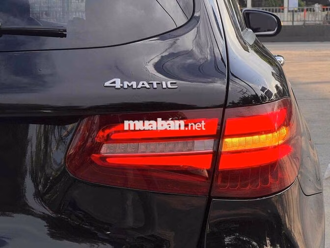 Mercedes-Benz GLC 300 4MATIC 2016 Đen Tự động