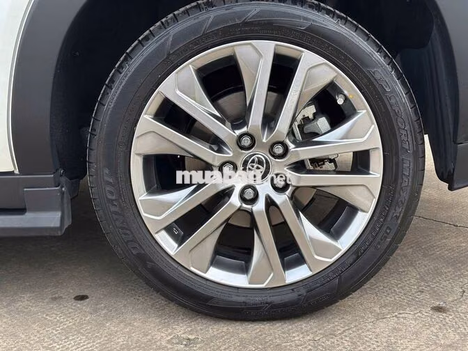Toyota Innova Cross HEV 2024